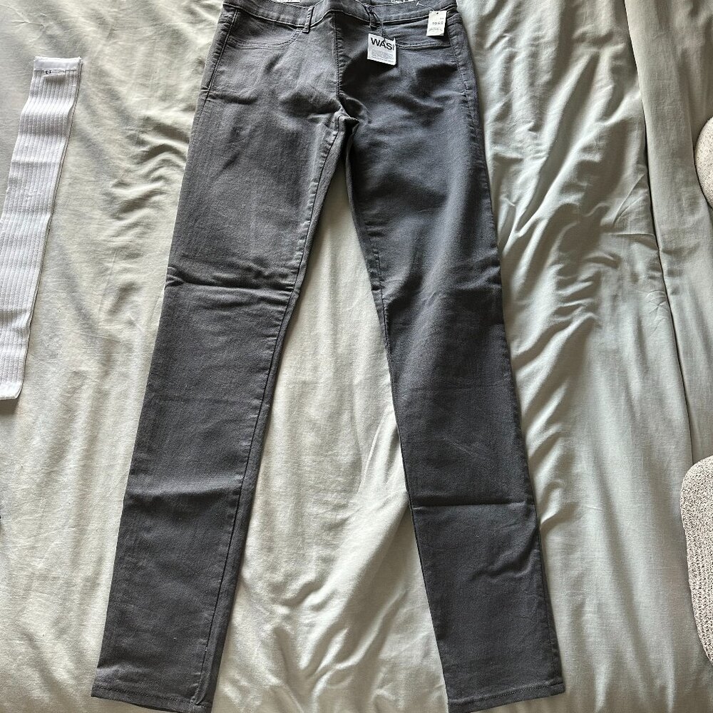 NWT Gap 12 Long stretchy jean legging in grey